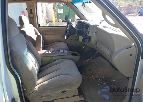 1997 GMC Sierra 1500 Sl Wideside z USA, uszkodzony, nr VIN 1GTEC19W8VE546100